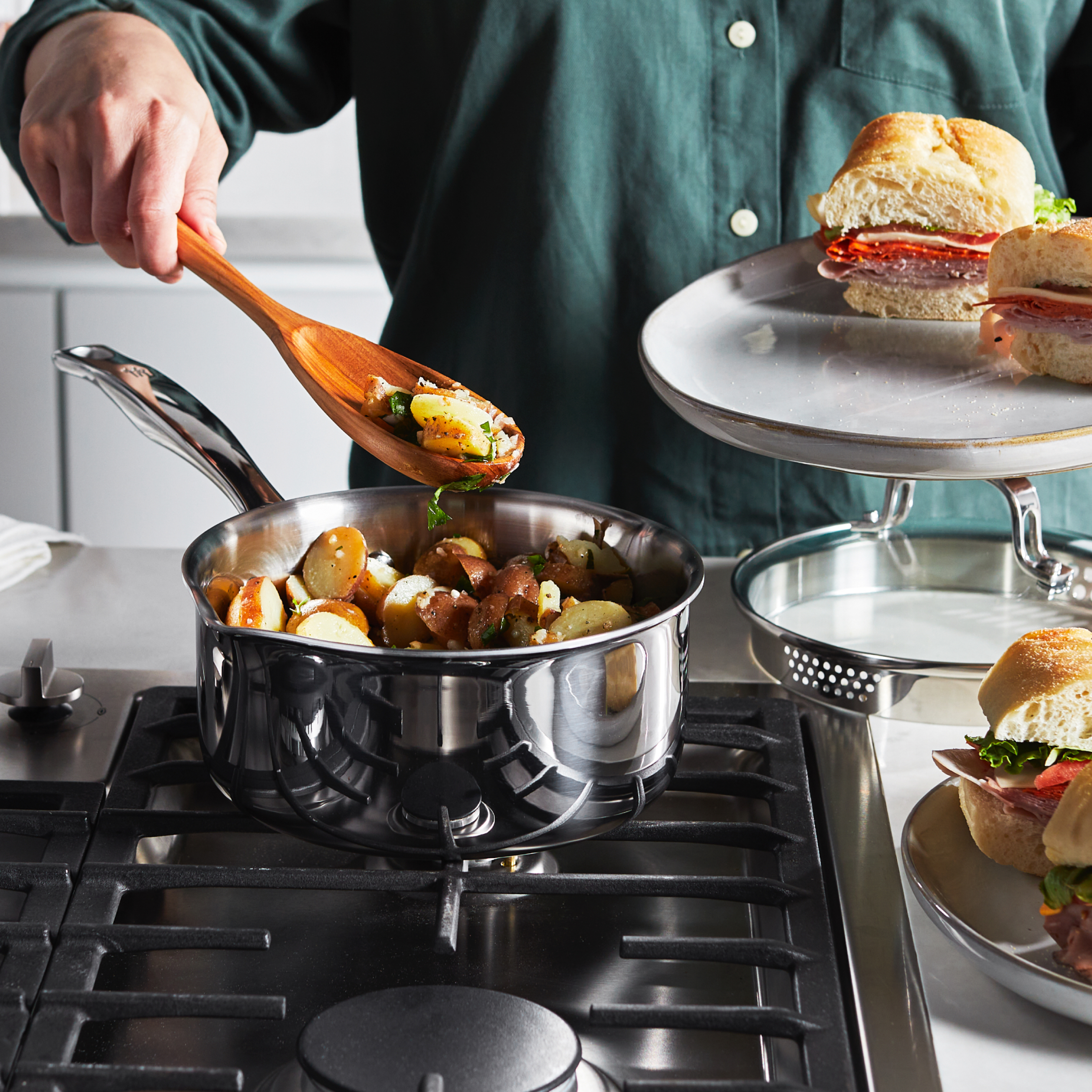 Clad H3 Sauce Pan with Lid, 2 qt, Stainless Steel | Henckels US