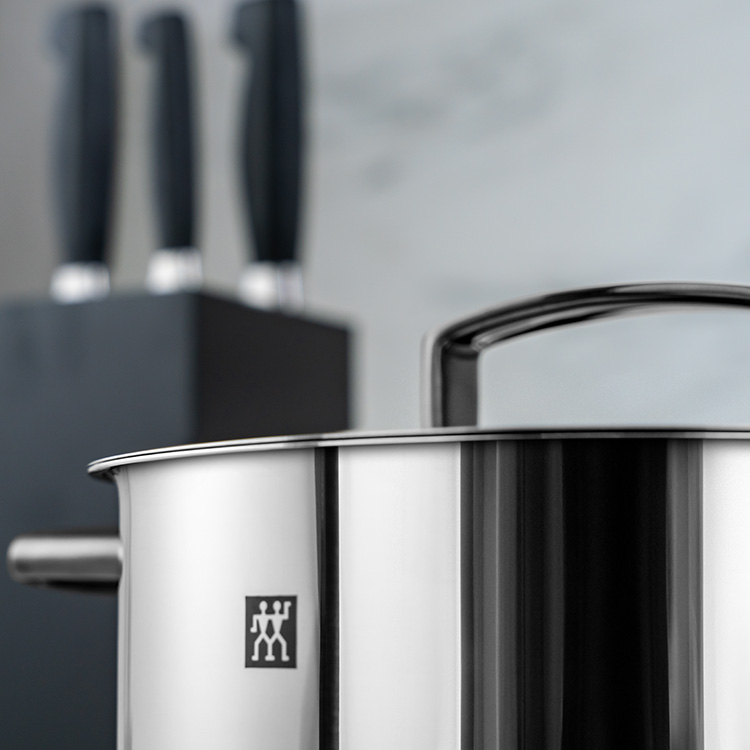 https://www.zwilling.com/on/demandware.static/-/Sites-zwilling-ca-Library/default/dwd07735d6/images/product-content/masonry-content/zwilling/cookware/71160-005-0_750x750px.jpg