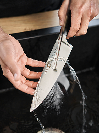 Så här rengör du dina knivar: