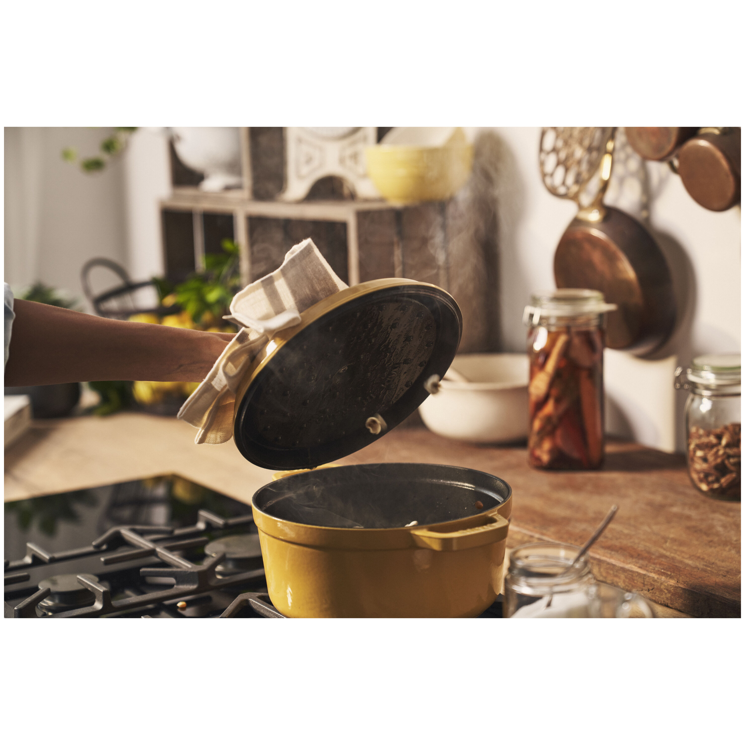 Staub Cast Iron - Round Cocottes 5.5 qt, Round, Cocotte, Citron