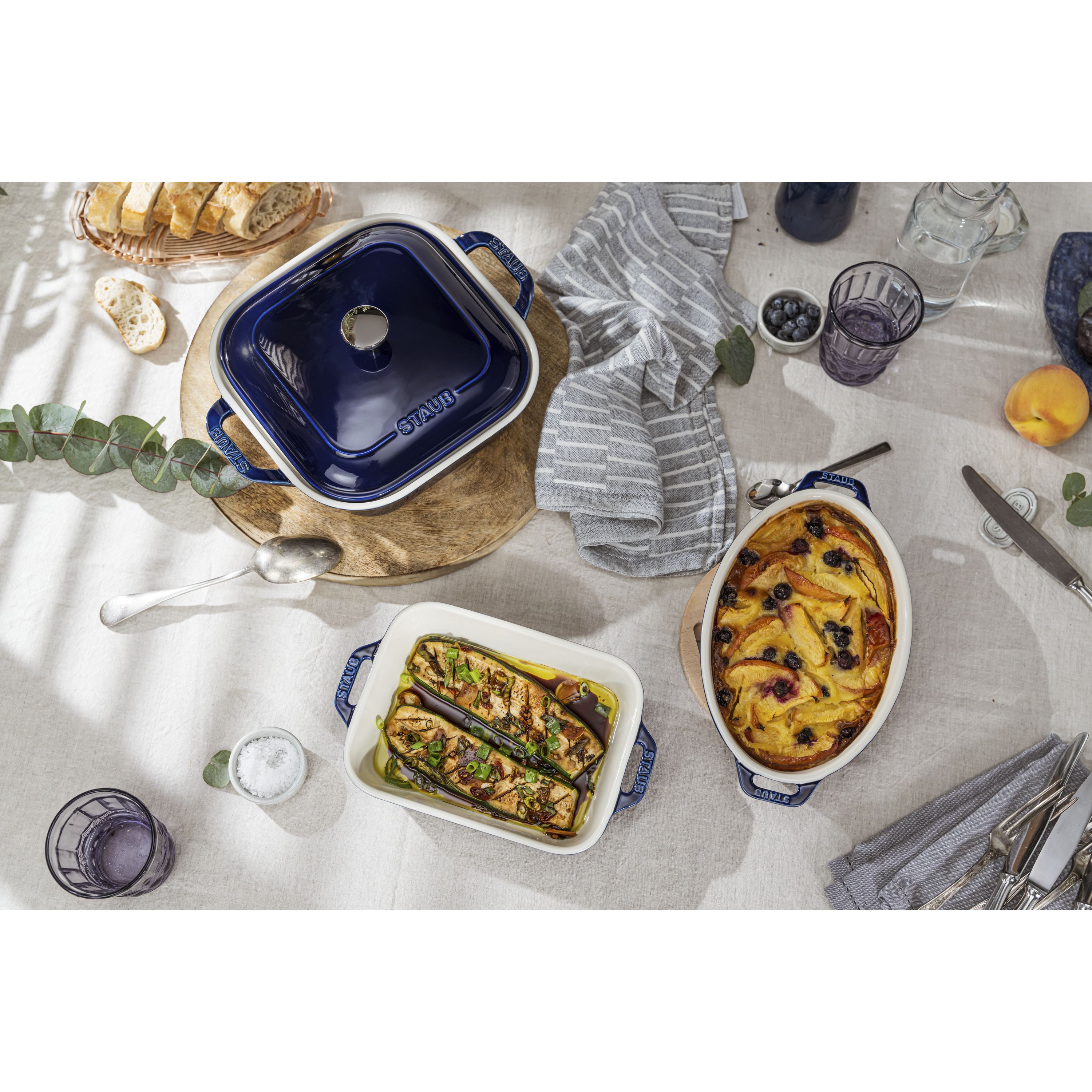 Staub Ceramics 4-pc Baking Pans Set, Casserole Dish with Lid, Brownie Pan,  Dark Blue 