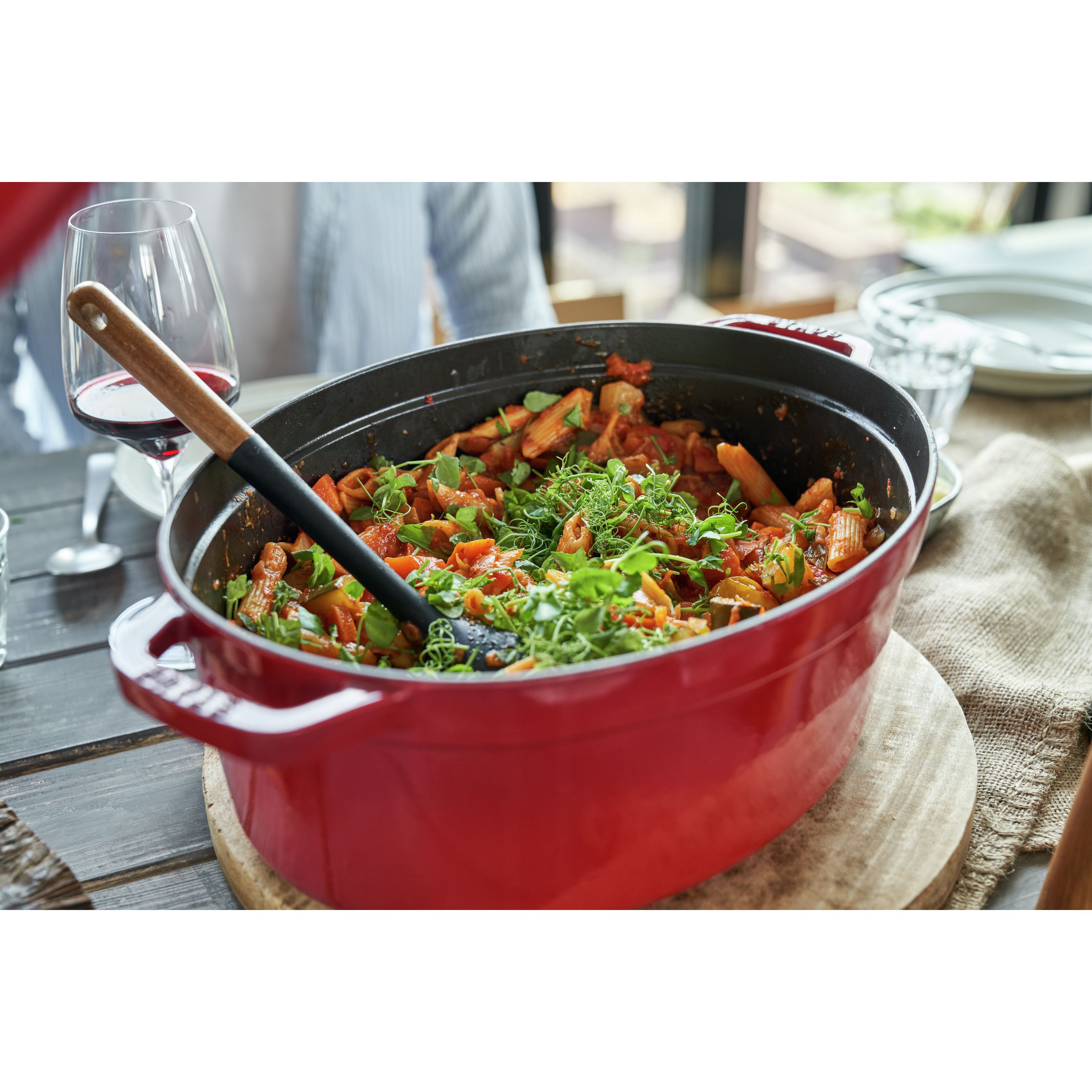 Le Creuset Enameled Cast-Iron 14-1/4-Inch Wok with Glass Lid, Cherry: Home  & Kitchen 