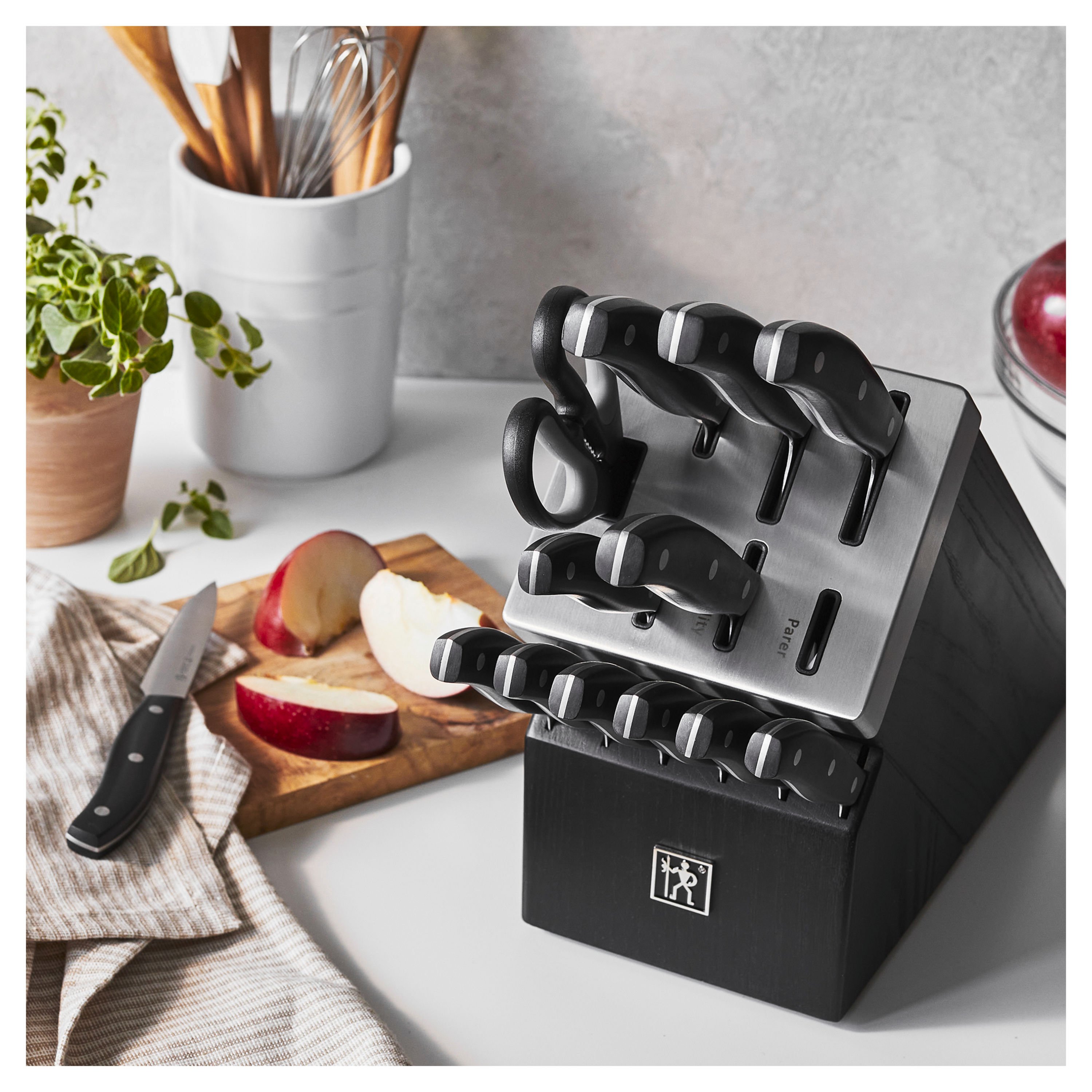 Henckels Definition 14-pc Self-Sharpening Knife Block Set - Black