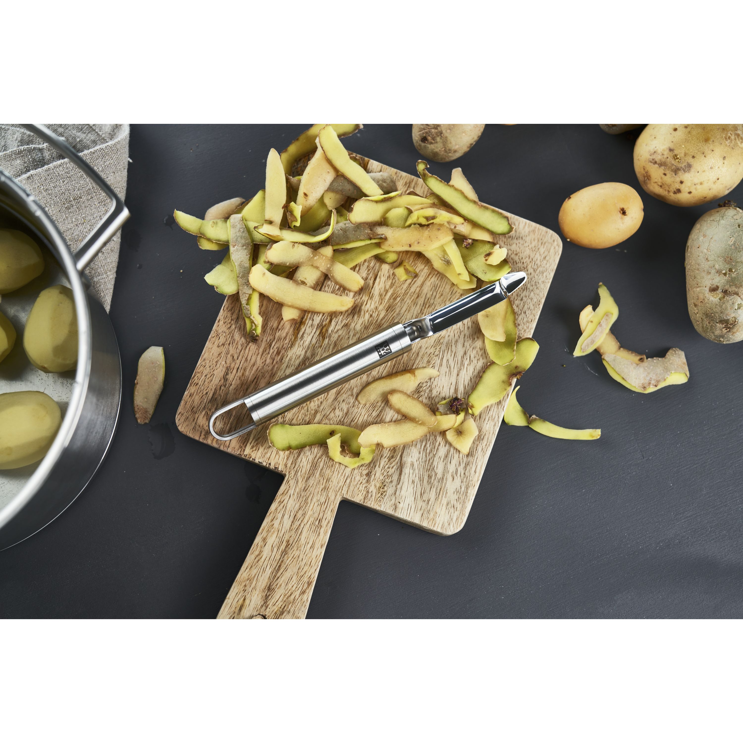 Farberware Swivelling Potato Peeler / Speed Peeler, Stainless Steel, 1 –  CookServeEnjoy