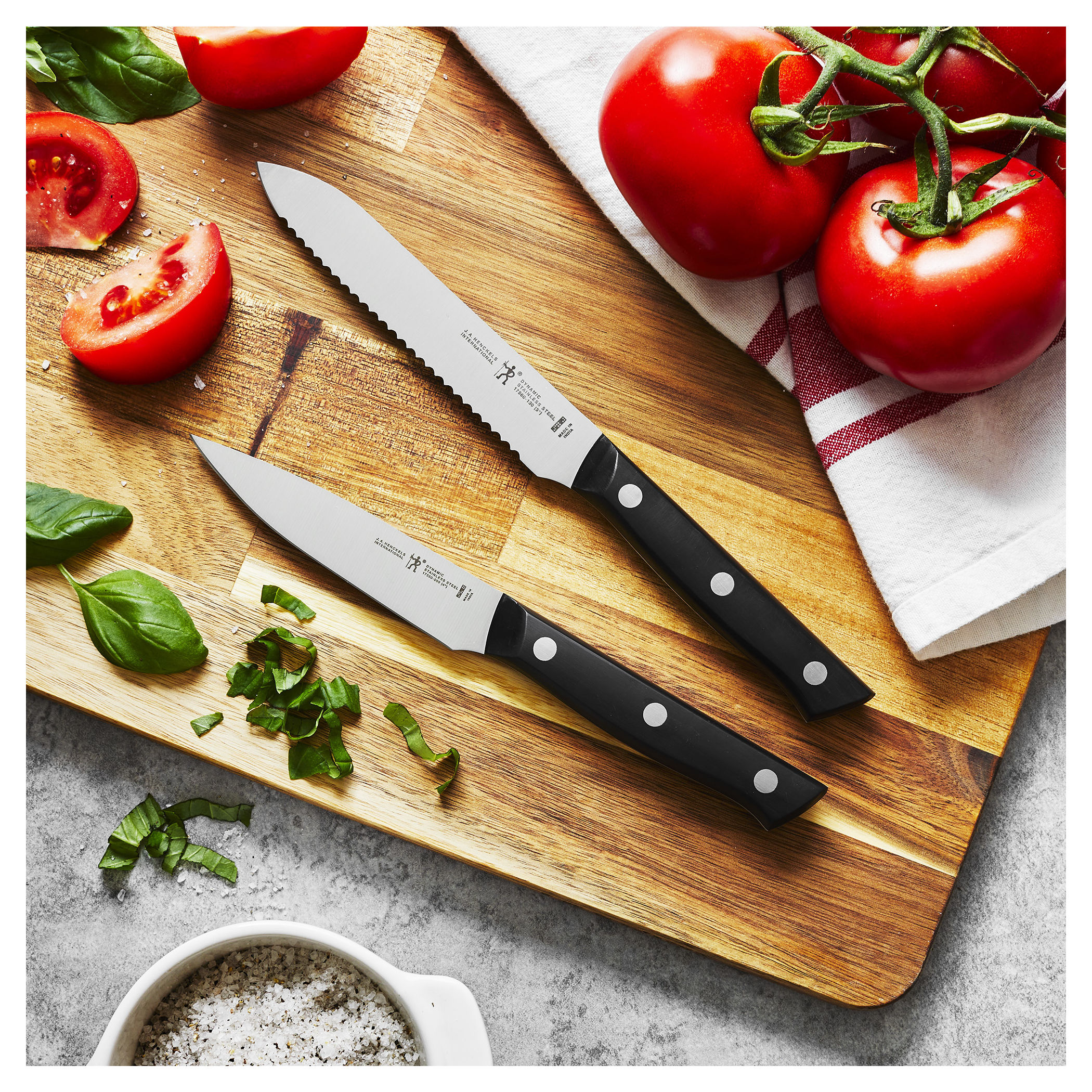  HENCKELS Forged Accent Razor-Sharp 2-pc Knife Set, Santoku Knife  5 Inch, Santoku Knife 7 Inch, German Engineered Informed by 100+ Years of  Mastery,Black: Home & Kitchen