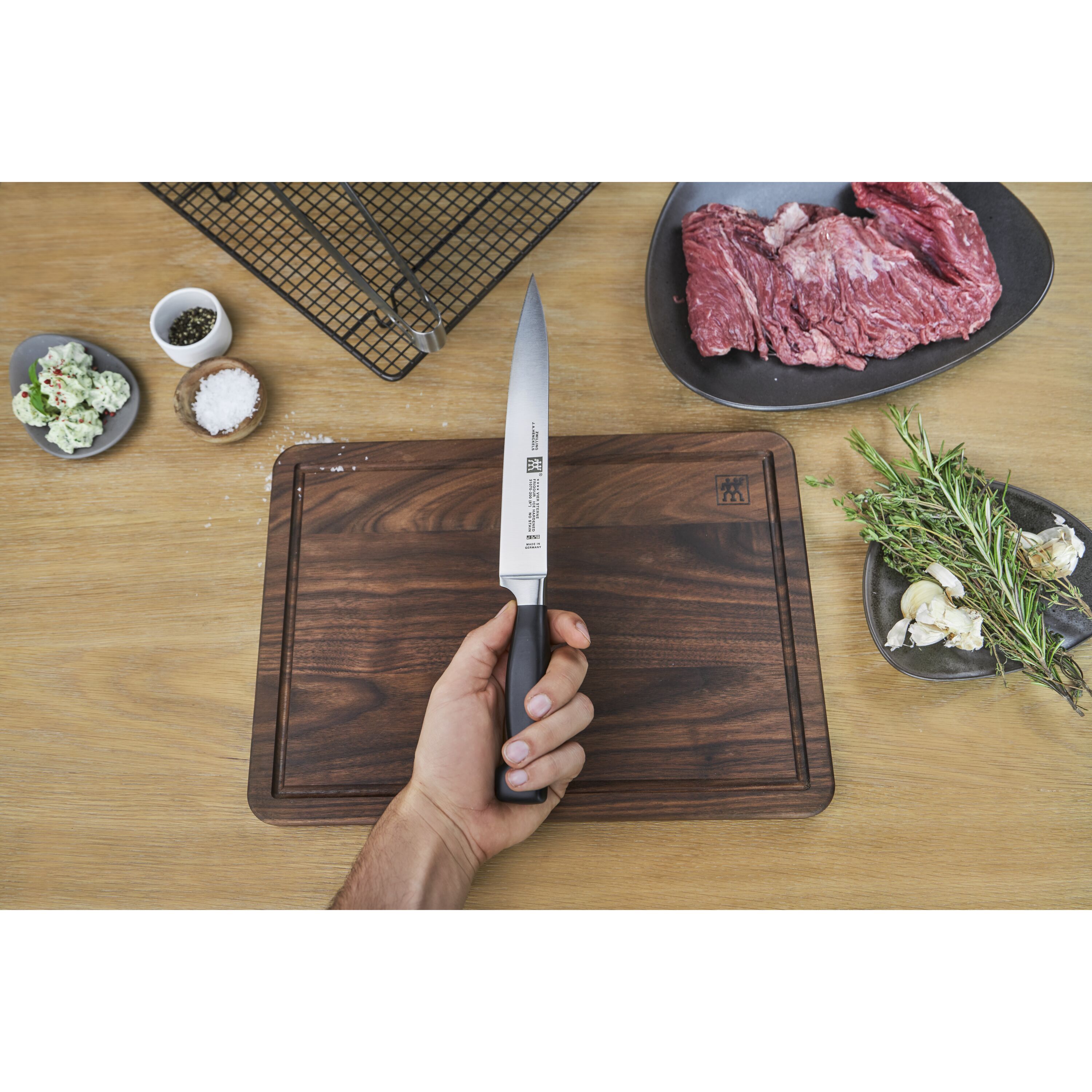 ZWILLING Four Star 8-inch, Slicing/Carving Knife