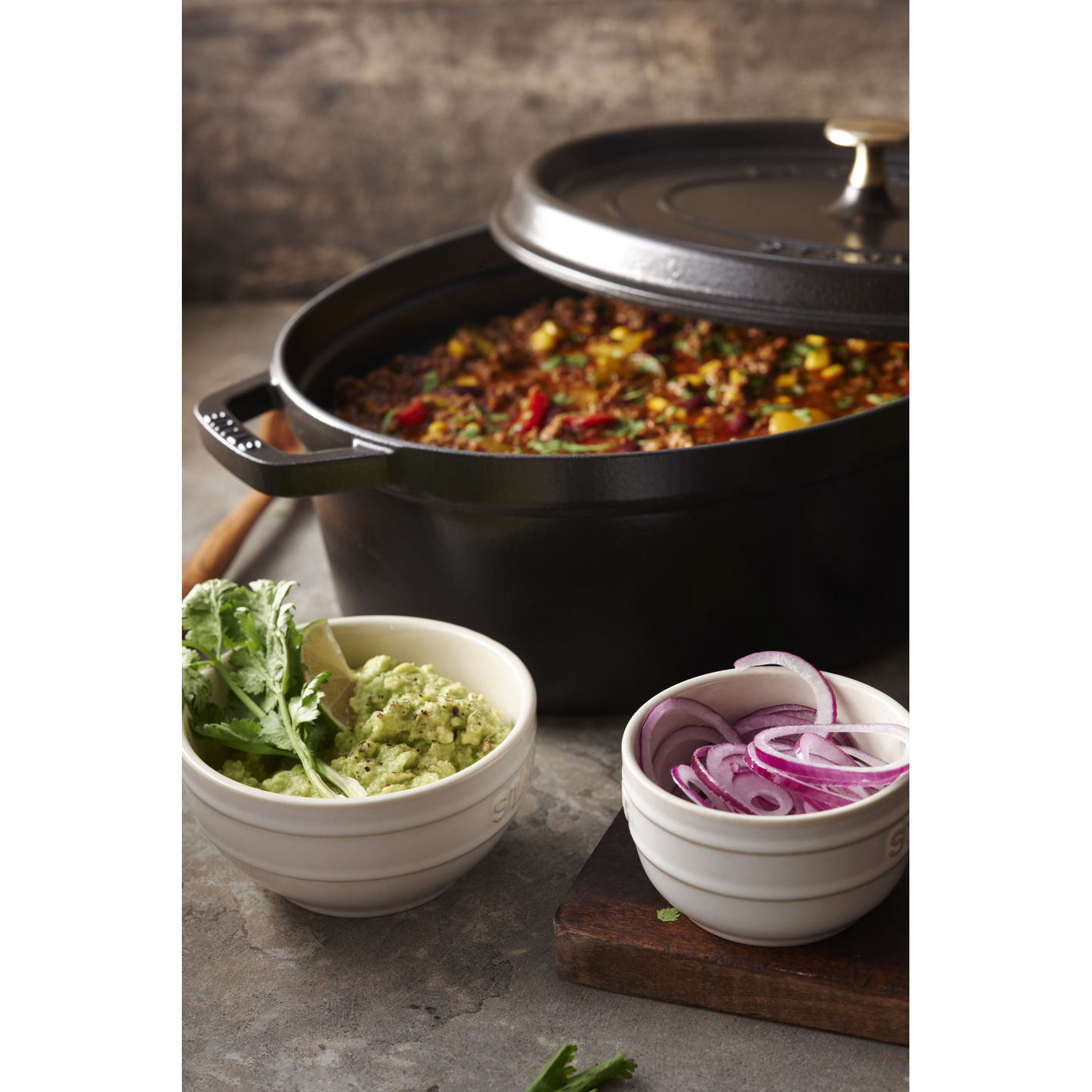 Le Creuset Enameled Cast-Iron 14-1/4-Inch Wok with Glass Lid, Cherry: Home  & Kitchen 