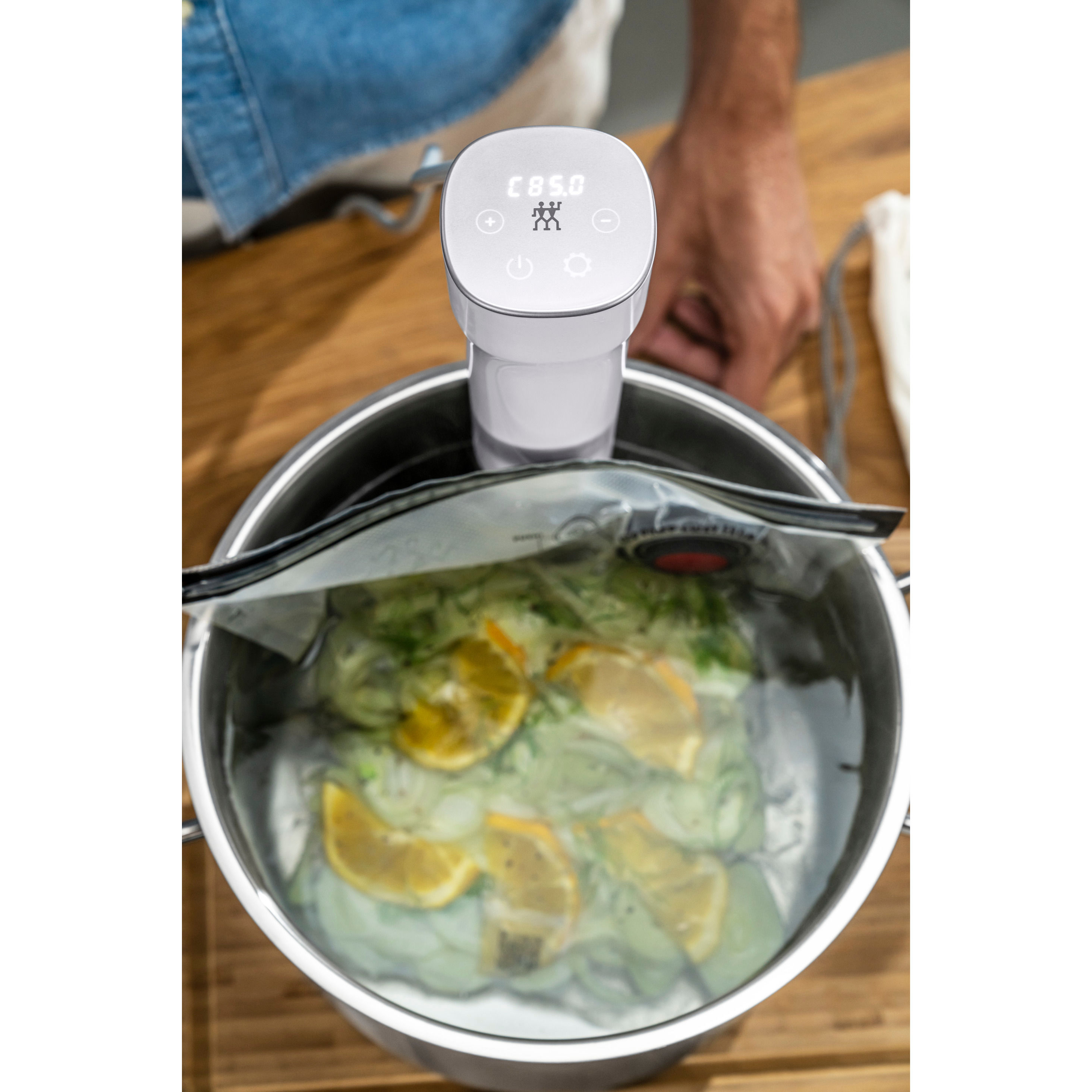 Buy ZWILLING Enfinigy Sous-vide stick | ZWILLING.COM