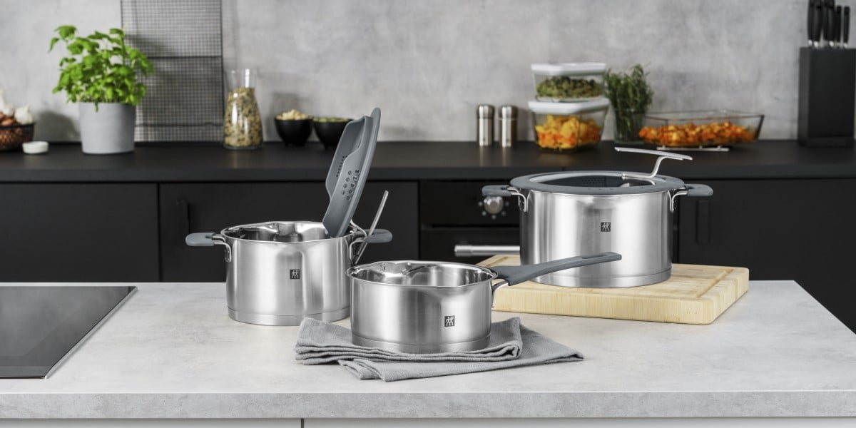 https://www.zwilling.com/on/demandware.static/-/Sites-zwilling-uk-Library/default/dw280fc0ac/images/product-content/masonry-content/zwilling/cookware/simplify/Simplify_Lifestyle_Image_Product_OS_1200x600.jpg