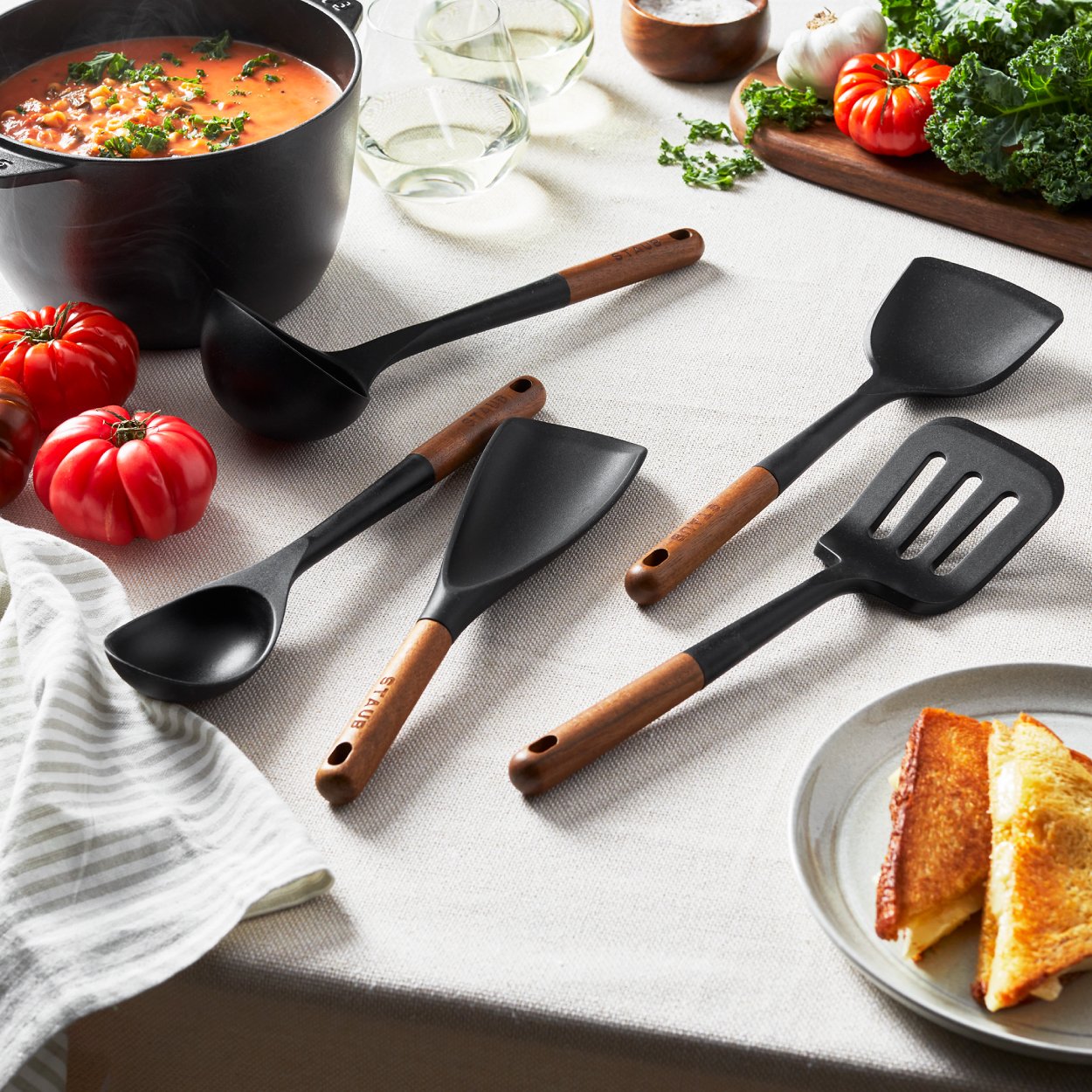 https://www.zwilling.com/on/demandware.static/-/Sites-zwilling-us-Library/default/dw04e1c8e5/images/product-content/masonry-content/staub/tools/StaubToolsMasonry_600-600_5.jpg