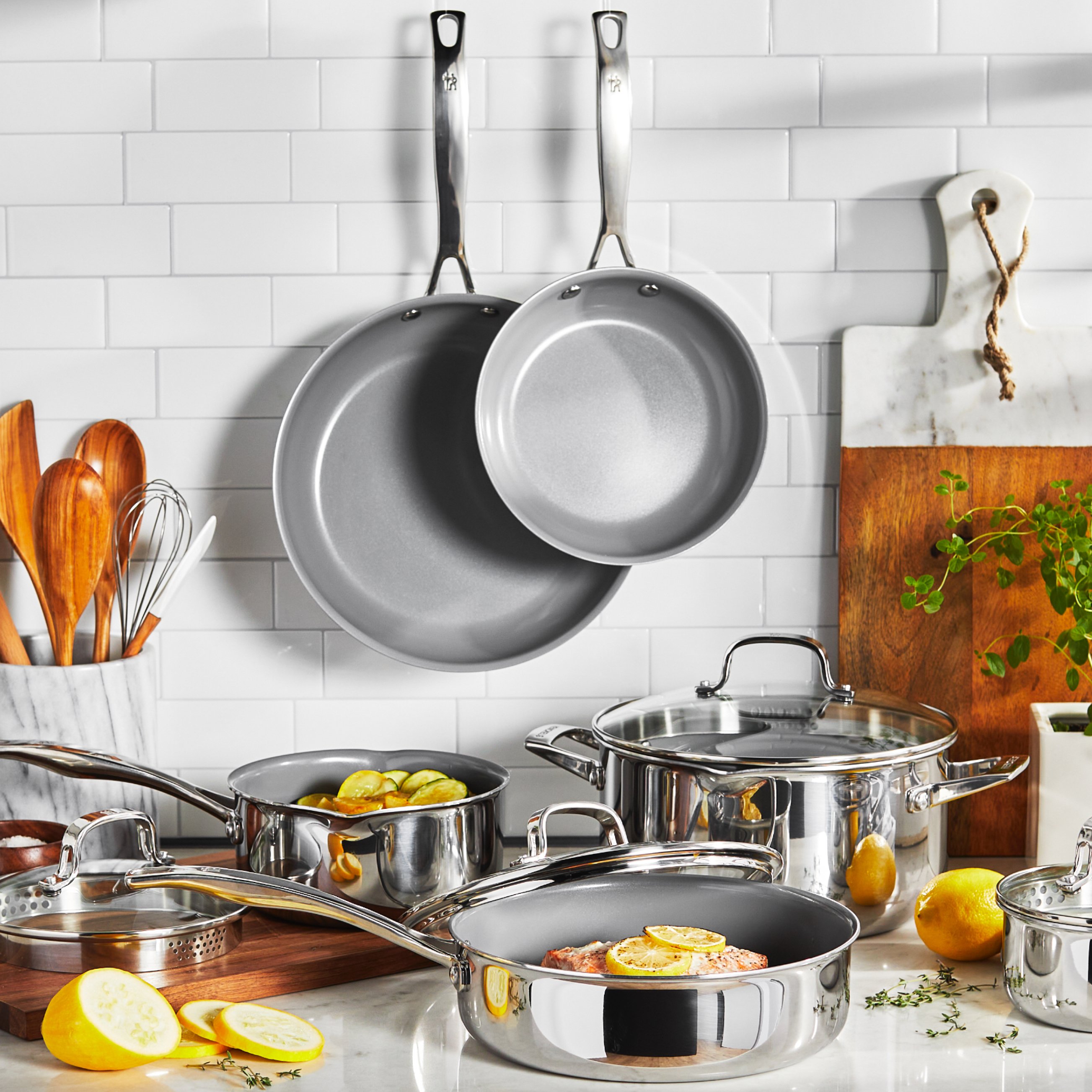 https://www.zwilling.com/on/demandware.static/-/Sites-zwilling-us-Library/default/dw10ea9b81/images/product-content/masonry-content/henckels/cookware/henckels-h3/H3COATED_06.jpg