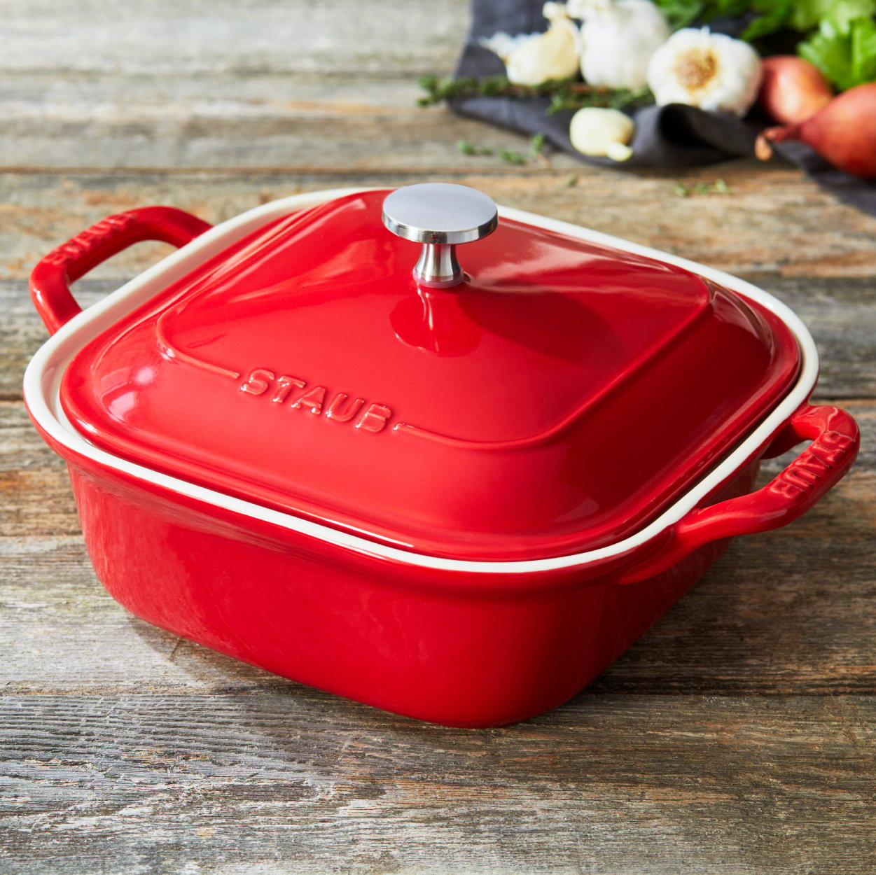 https://www.zwilling.com/on/demandware.static/-/Sites-zwilling-us-Library/default/dw1250a879/images/product-content/masonry-content/staub/ceramics/ovendish/PDP_Masonry_Ceramics_V2_600-600_ST_Ceramics_2.jpg