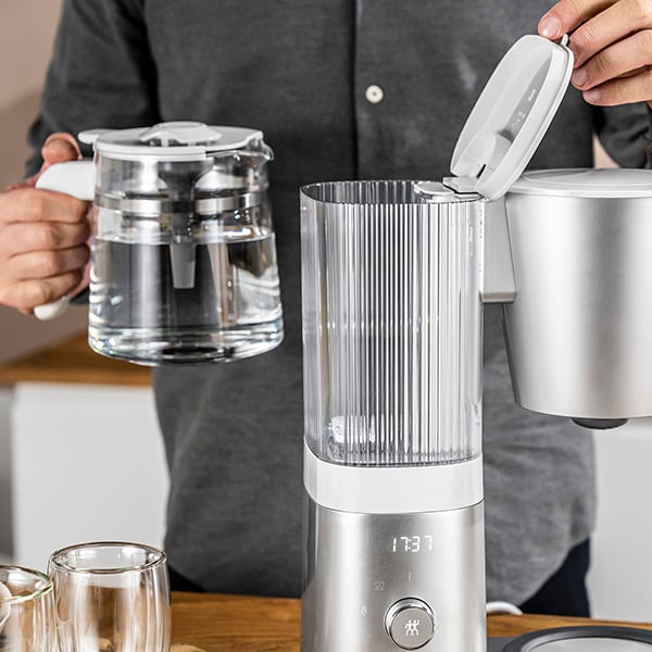 https://www.zwilling.com/on/demandware.static/-/Sites-zwilling-us-Library/default/dw217ccce8/images/product-content/masonry-content/zwilling/electrics/world-of-coffee/masonry-drip-coffee-maker-left.jpg