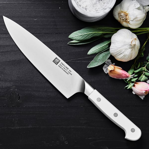 https://www.zwilling.com/on/demandware.static/-/Sites-zwilling-us-Library/default/dw3a5b3eb1/images/product-content/masonry-content/zwilling/cutlery/pro-le-blanc/ZW-PRO-LE-BLANC-7-inch-Chef-SLIM-Knife_04.jpg
