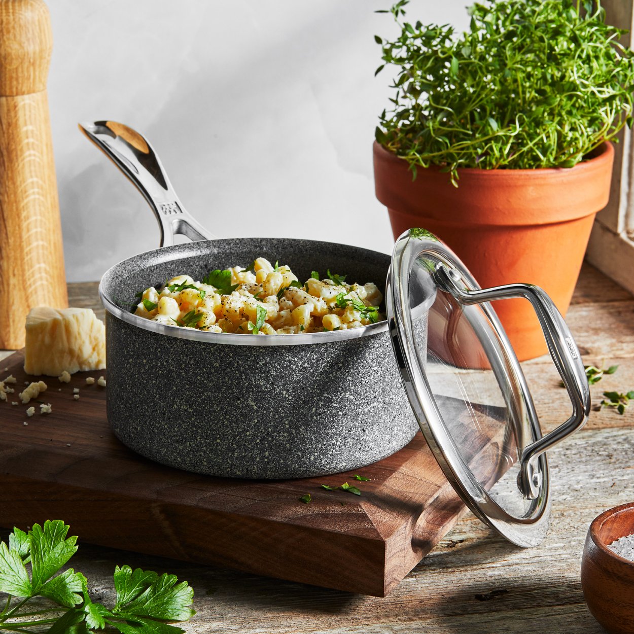 https://www.zwilling.com/on/demandware.static/-/Sites-zwilling-us-Library/default/dw5a4d5111/images/product-content/masonry-content/zwilling/cookware/vitale/ZW_VITALE_600-600_3.jpg