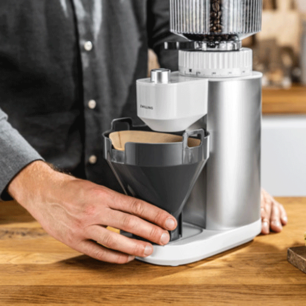 https://www.zwilling.com/on/demandware.static/-/Sites-zwilling-us-Library/default/dw65ac97ef/images/product-content/masonry-content/zwilling/electrics/world-of-coffee/pdp-masonry-module-zwilling-electrics-coffee-grinder_outer-content_3_600x600.jpg
