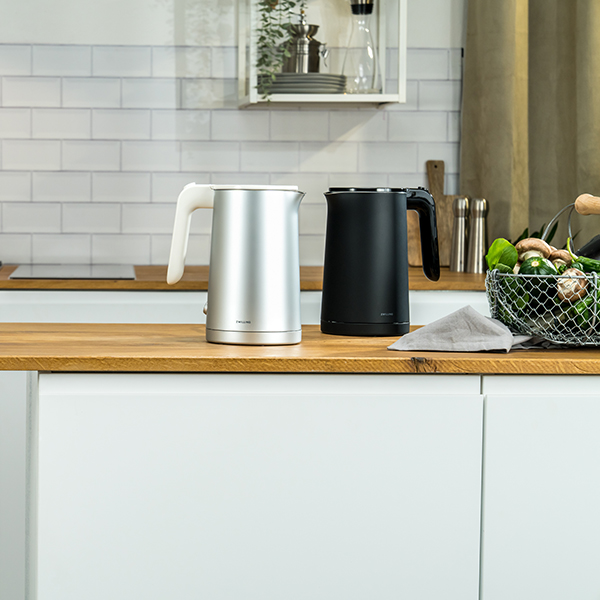  ZWILLING Enfinigy Cool Touch 1.5-Liter Electric Kettle Pro,  Cordless Tea Kettle & Hot Water: Home & Kitchen