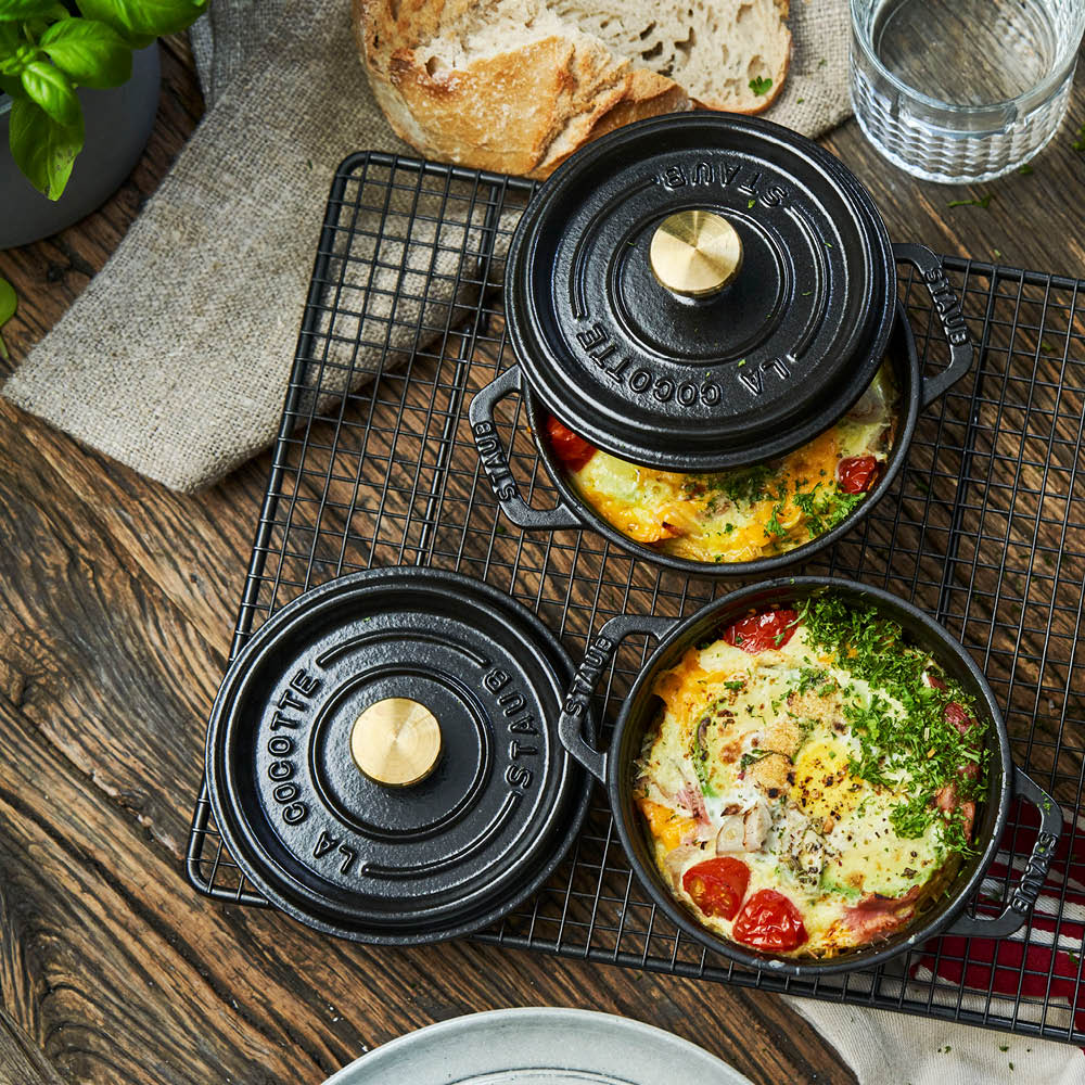 https://www.zwilling.com/on/demandware.static/-/Sites-zwilling-us-Library/default/dwd3114329/images/product-content/masonry-content/staub/cast-iron/cocotte/40509-471-0_Lifestyle_Image_Product_OS_750x750_2.jpg